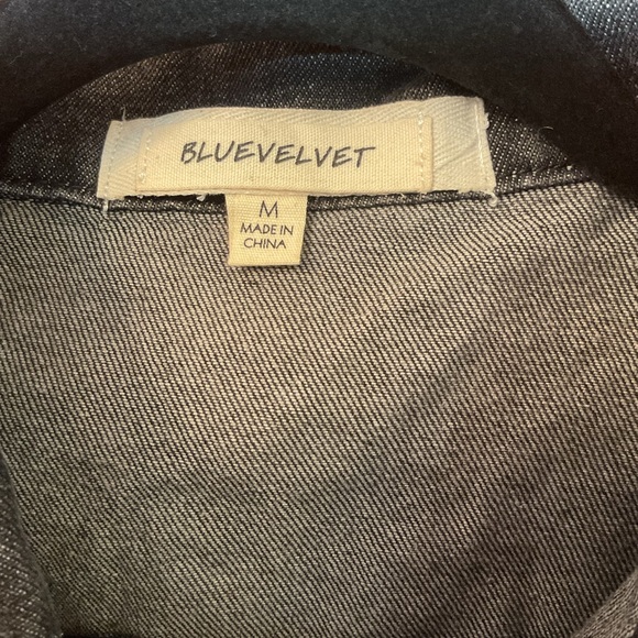 Black Denim Jacket with White Daisy and bead Accents, by Blue Velvet size medium - Picture 8 of 13